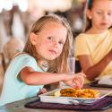 Patron dětí: Obědy školákům s podporou MŠMT