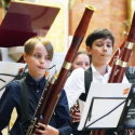 Adventní benefiční koncert podpoří Lindu na cestě k vysněné harfě