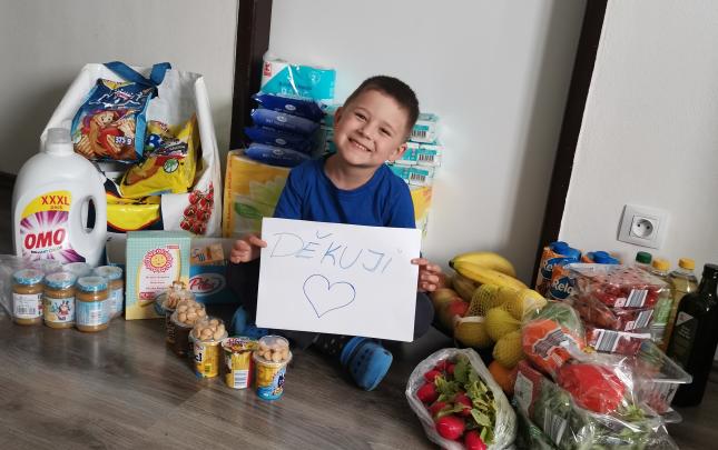 Lži a výhrůžky kvůli koronavirové pomoci: Tadeáš se raduje z jídla, jiní si